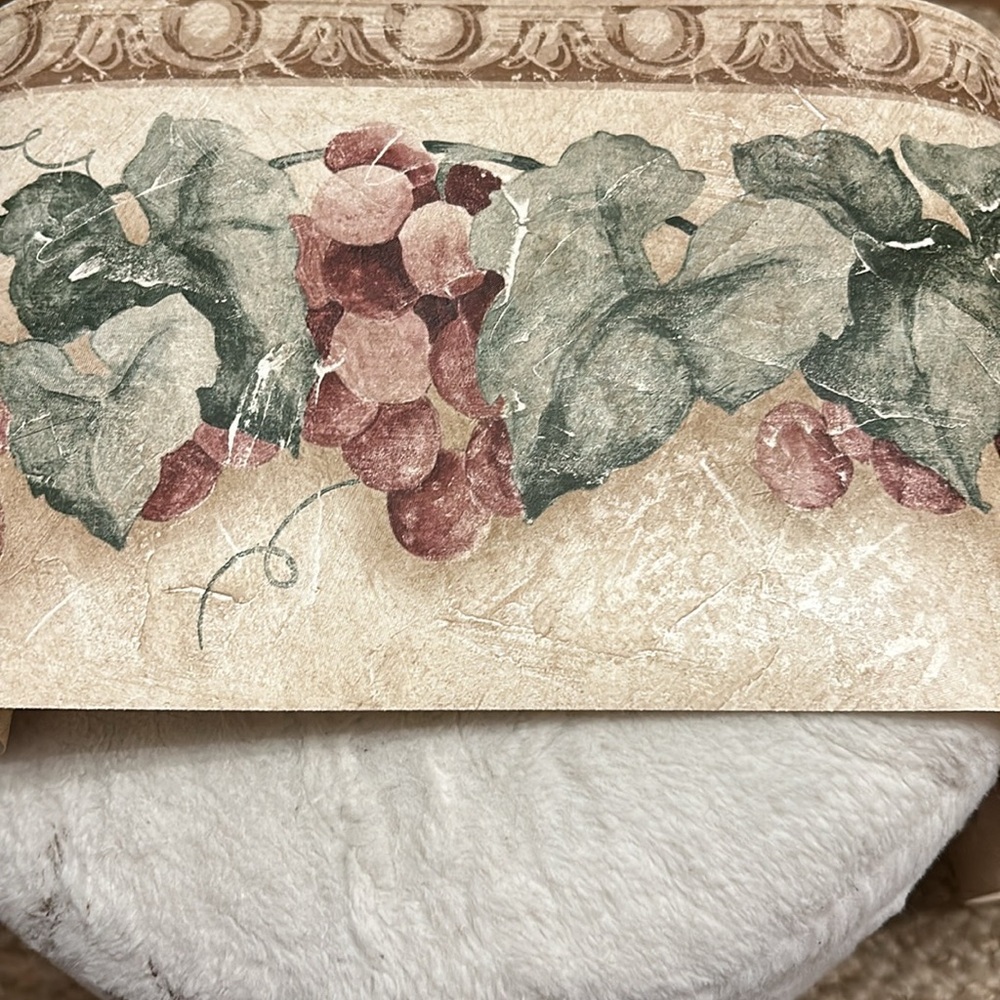 Classic grapevine wallpaper border - Picture 3 of 7